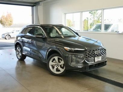 New 2025 Audi Q5 2.0T Premium Plus