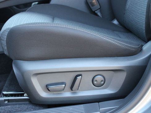 Used 2023 Nissan Rogue SV AWD/4WD image 13