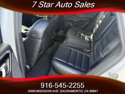 Used 2017 Porsche Macan Turbo image 16