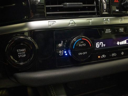 New 2026 Nissan Pathfinder Platinum image 11