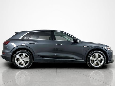 Used 2019 Audi e-tron Premium Plus image 6