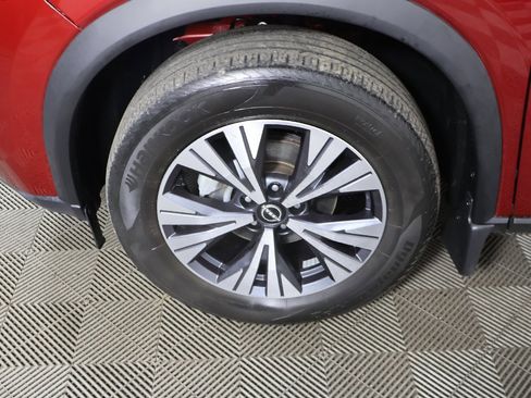 Used 2023 Nissan Rogue SV image 14