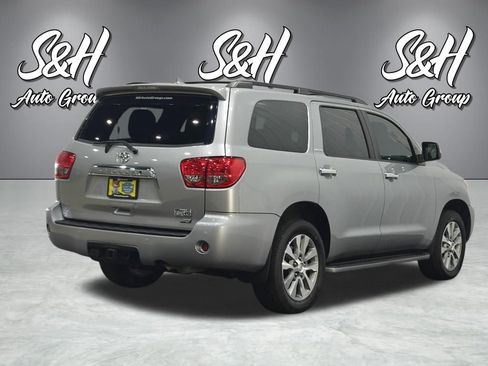 Used 2017 Toyota Sequoia Limited w/ Safety & Convenience Package AWD/4WD image 24
