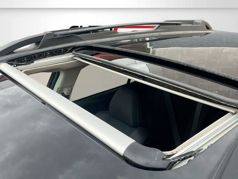 Used 2022 Subaru Outback Premium image 22