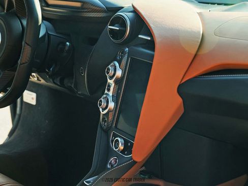 Used 2022 McLaren 720S Spider image 30