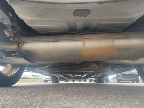 Used 2010 Chevrolet Malibu LTZ image 18