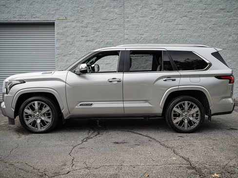 Used 2024 Toyota Sequoia Capstone image 9