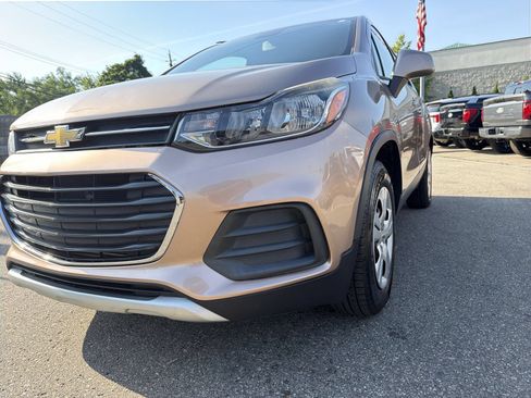 Used 2019 Chevrolet Trax LS FWD image 14