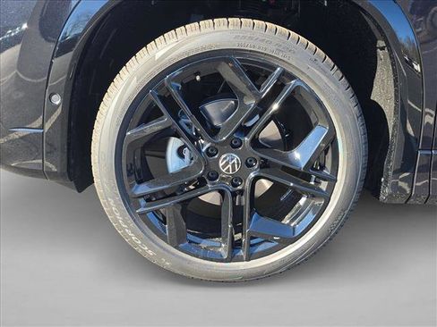 New 2026 Volkswagen Tiguan SE R-Line image 11