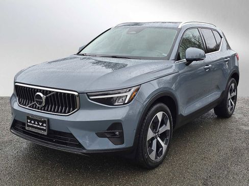 Certified 2023 Volvo XC40 B5 Plus w/ Driver Assist Package image 7