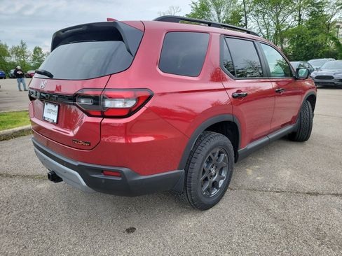 Used 2025 Honda Pilot TrailSport image 28