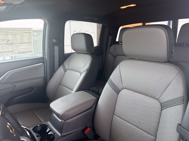New 2026 Chevrolet Colorado ZR2 w/ Technology Package AWD/4WD image 15
