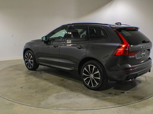 Used 2023 Volvo XC60 B5 Plus w/ Climate Package AWD/4WD image 3
