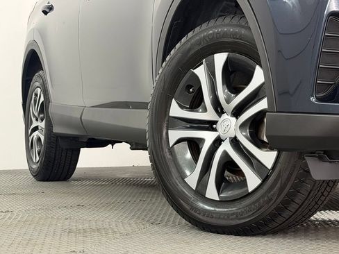 Used 2018 Toyota RAV4 LE w/ All Weather Liner Package AWD/4WD image 17