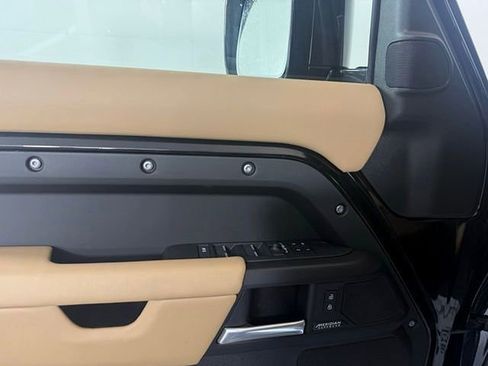 New 2026 Land Rover Defender 130 X-Dynamic SE AWD/4WD image 25