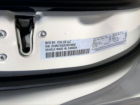Used 2020 Chrysler Pacifica Touring-L Plus FWD image 34