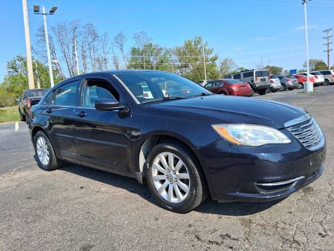 Used 2012 Chrysler 200 Touring FWD image 3