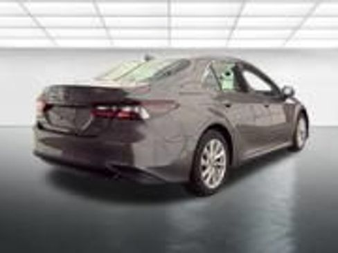 Used 2023 Toyota Camry LE FWD image 5