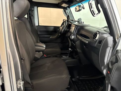 Used 2017 Jeep Wrangler Unlimited Sport w/ Quick Order Package 24S AWD/4WD image 21