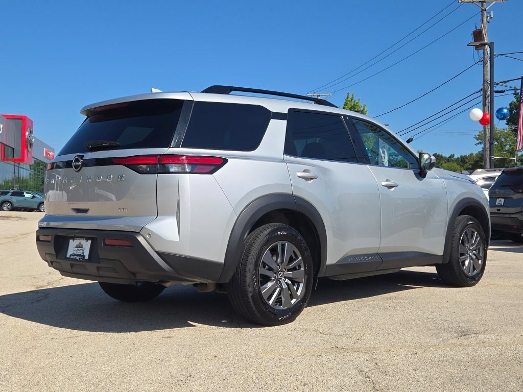 Used 2025 Nissan Pathfinder SV AWD/4WD image 12