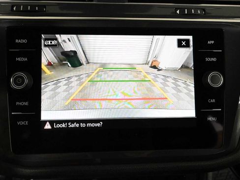 Certified 2023 Volkswagen Tiguan SE FWD image 4