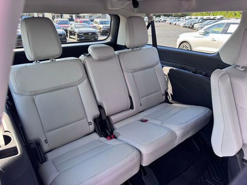 Used 2025 Ford Expedition Max Platinum w/ Driver's Package AWD/4WD image 35