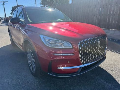 Used 2025 Lincoln Corsair Reserve w/ Equipment Group 202A image 2