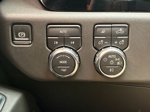 Used 2024 GMC Sierra 1500 Elevation w/ Elevation Premium Package AWD/4WD image 25