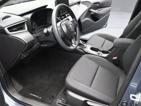 Used 2026 Toyota Corolla LE FWD image 12