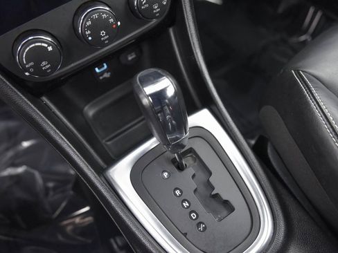 Used 2012 Chrysler 200 S image 21