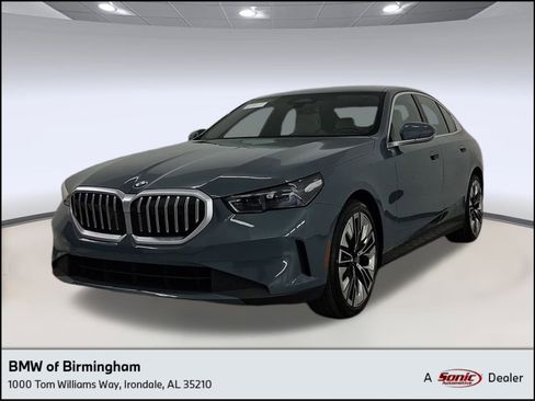 Used 2025 BMW 530i image 1