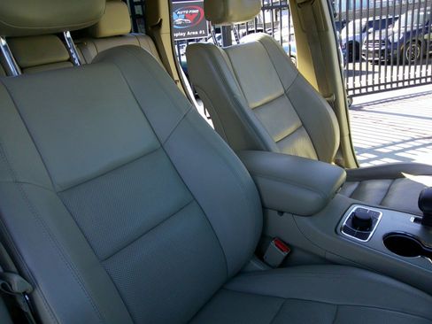 Used 2014 Jeep Grand Cherokee Limited w/ Luxury Group II image 59