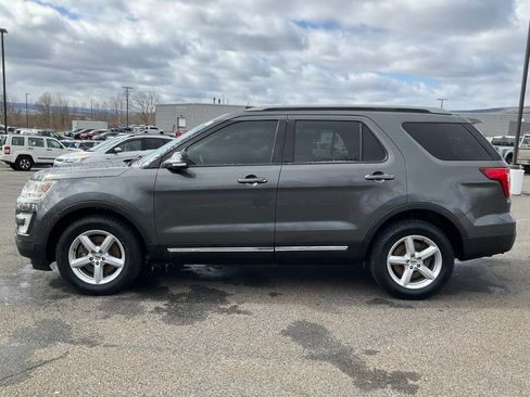 Certified 2017 Ford Explorer XLT w/ Equipment Group 202A image 30