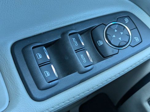Used 2014 Ford Explorer XLT w/ Equipment Group 202A FWD image 25