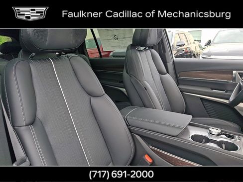 New 2026 Cadillac Vistiq Sport w/ LPO, Floor Liner Package AWD/4WD image 10