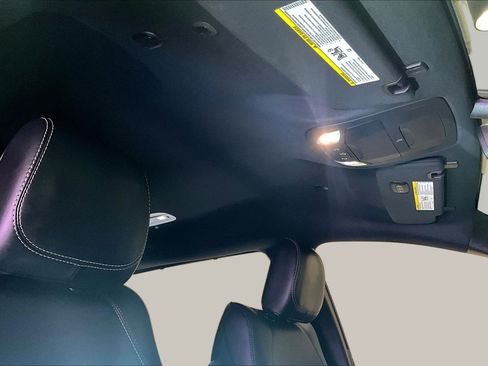 Used 2025 Chrysler Pacifica Select FWD image 28