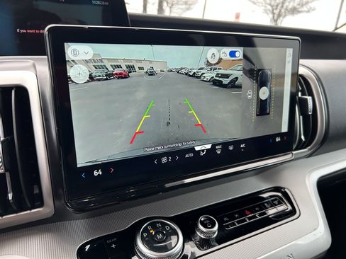 Used 2025 Ford Expedition Active image 17