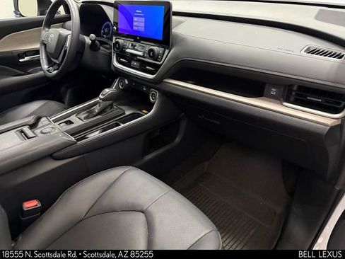 Used 2024 Toyota Grand Highlander Limited image 29
