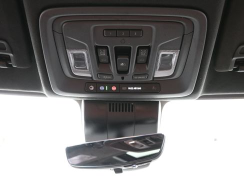 Used 2024 GMC Sierra 3500 Denali Ultimate AWD/4WD image 28