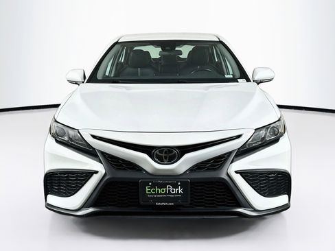 Used 2023 Toyota Camry SE FWD image 2
