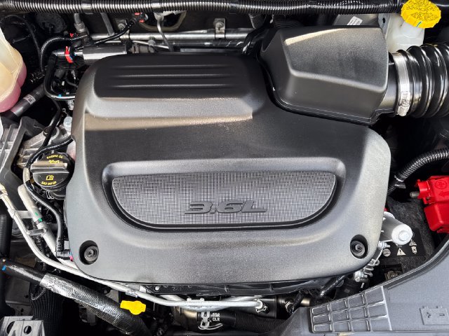 Used 2025 Chrysler Pacifica Select FWD image 21
