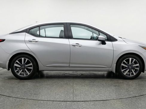 Used 2025 Nissan Versa SV image 11