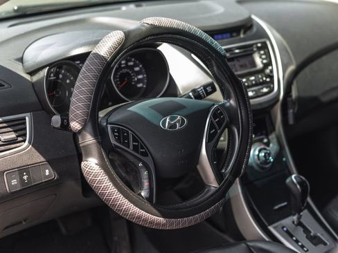Used 2013 Hyundai Elantra Limited FWD image 9