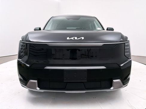 Used 2024 Kia EV9 Light Long Range image 12