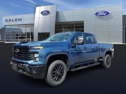 Used 2025 Chevrolet Silverado 2500 Custom w/ Custom Convenience Package AWD/4WD image 6