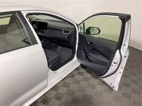 Used 2024 Toyota Corolla LE image 34