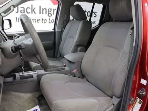 Used 2014 Nissan Frontier SV RWD image 12