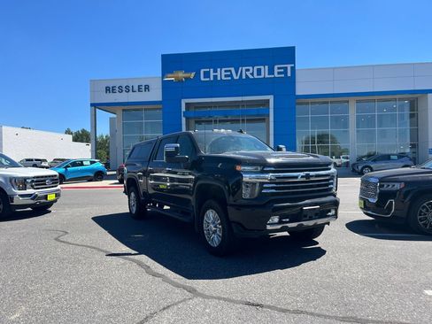 Used 2020 Chevrolet Silverado 2500 High Country AWD/4WD image 1
