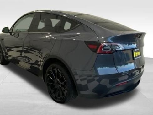 Used 2023 Tesla Model Y Long Range image 2