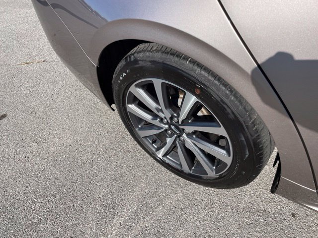 Used 2019 Lincoln Continental Premiere FWD image 16